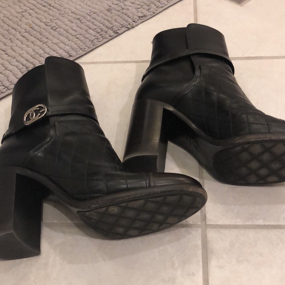 CHANEL size 40.5 black and brown quilted boots - Picture 6 of 11